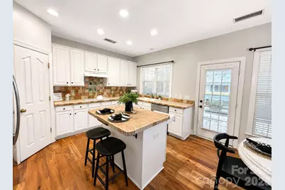 11106 Knight Castle Drive, Charlotte, NC 28277 - Photo 10