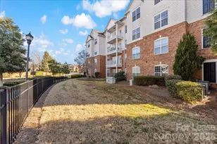 15041 Santa Lucia Dr, Charlotte, NC 28277 - Photo 2