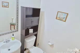 4620 Gibbons Link Rd, Charlotte, NC 28269 - Photo 6