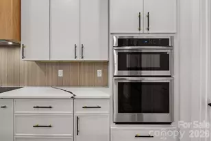 8 Overlook Pl, Asheville, NC 28803 - Photo 20