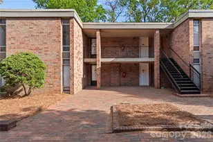 1739 S Hawthorne Rd, Winston Salem, NC 27103 - Photo 2