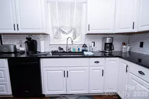 100 Horse Shoe Ln, Morganton, NC 28655 - Photo 12