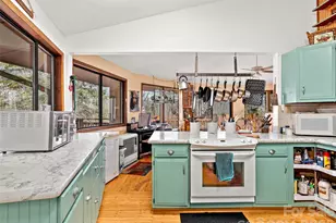 53 Yale Rd, Hendersonville, NC 28739 - Photo 14