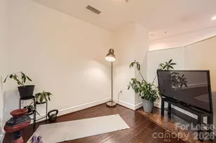 333 W Trade Street W, Charlotte, NC 28202 - Photo 6