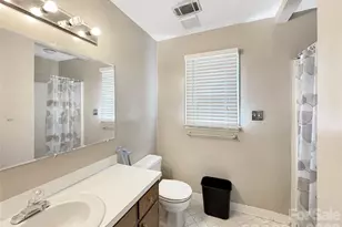 8209 Saddlehorse Ln, Charlotte, NC 28215 - Photo 20