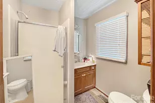 8209 Saddlehorse Ln, Charlotte, NC 28215 - Photo 22