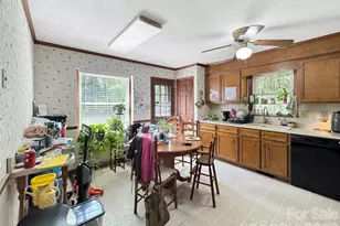 8209 Saddlehorse Ln, Charlotte, NC 28215 - Photo 24