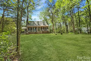 8209 Saddlehorse Ln, Charlotte, NC 28215 - Photo 2