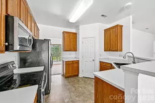 8718 Buttonwood Ct, Charlotte, NC 28215 - Photo 10