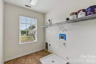 8718 Buttonwood Ct, Charlotte, NC 28215 - Photo 18
