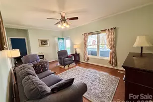 194 Beechnut Dr, Hendersonville, NC 28739 - Photo 4