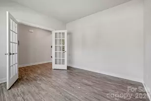 10344 Paper Birch Dr, Charlotte, NC 28215 - Photo 4