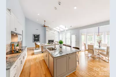 7015 Oakview Lane, Charlotte, NC 28226 - Photo 12