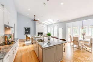 7015 Oakview Ln, Charlotte, NC 28226 - Photo 12