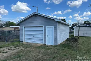 604 Dodge St, Kannapolis, NC 28083 - Photo 12