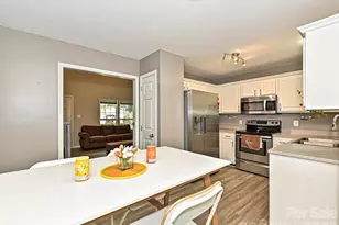 9207 Kimmel Ln, Charlotte, NC 28216 - Photo 8