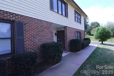 525 SW 12th Street SW #29, Hickory, NC 28602 - Photo 2
