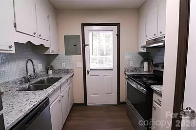 525 SW 12th Street SW #29, Hickory, NC 28602 - Photo 14