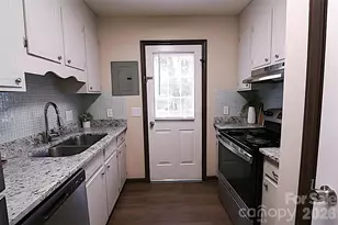525 SW 12th Street SW, Hickory, NC 28602 - Photo 14