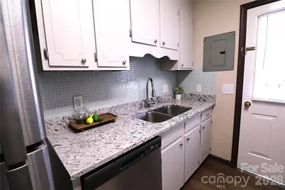 525 SW 12th Street SW #29, Hickory, NC 28602 - Photo 4