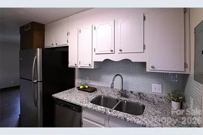 525 SW 12th Street SW #29, Hickory, NC 28602 - Photo 14
