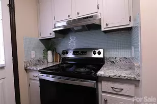 525 SW 12th Street SW, Hickory, NC 28602 - Photo 14