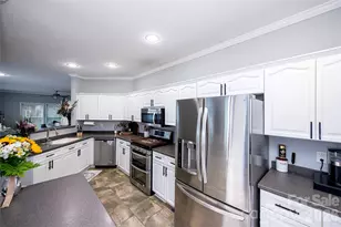 719 Phillipstown Rd, Kershaw, SC 29067 - Photo 4