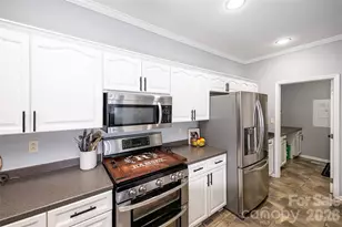 719 Phillipstown Rd, Kershaw, SC 29067 - Photo 6