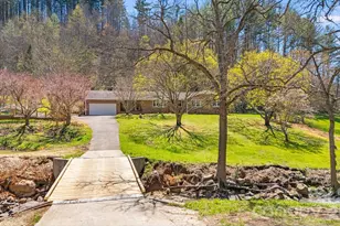 6334 Jacks Creek Rd, Burnsville, NC 28714 - Photo 4