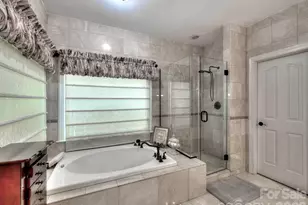 4601 Nobility Ct, Charlotte, NC 28269 - Photo 16