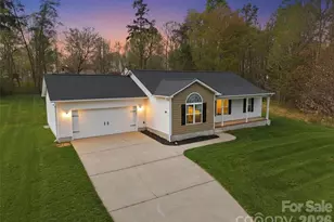 217 Winding Cedar Dr, Statesville, NC 28677 - Photo 2