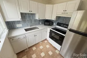 1811 Lynnwood Dr, Charlotte, NC 28209 - Photo 10
