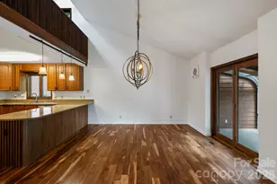 204 Woodfield Dr, Asheville, NC 28803 - Photo 8