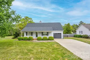 2705 Plantation Way, Albemarle, NC 28001 - Photo 2