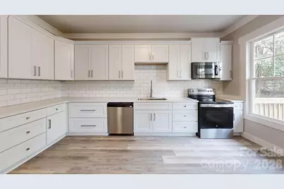 307 W Washington Avenue, Bessemer City, NC 28016 - Photo 4