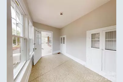 307 W Washington Avenue, Bessemer City, NC 28016 - Photo 8