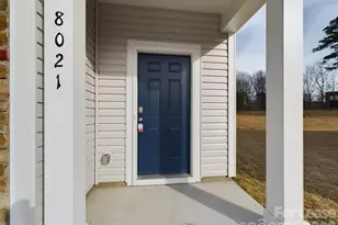 8021 Murray Br Dr, Charlotte, NC 28216 - Photo 2