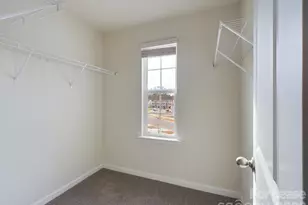 8021 Murray Br Dr, Charlotte, NC 28216 - Photo 18