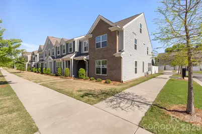 2004 Blewett Drive, Charlotte, NC 28269 - Photo 2