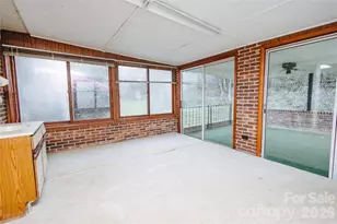 205 Bond St, Marion, NC 28752 - Photo 24