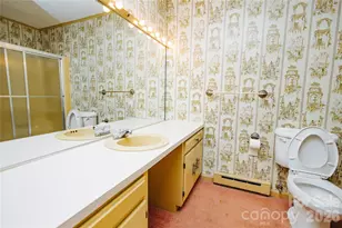 205 Bond St, Marion, NC 28752 - Photo 12