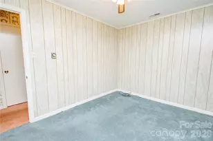 205 Bond St, Marion, NC 28752 - Photo 16