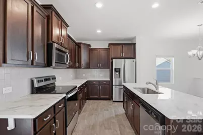 4225 Stockbrook Drive, Charlotte, NC 28215 - Photo 10