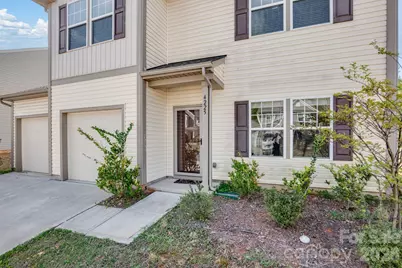 4225 Stockbrook Drive, Charlotte, NC 28215 - Photo 2