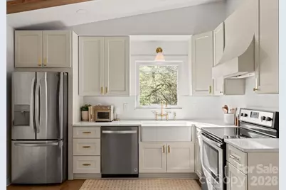 6809 Tara Drive, Charlotte, NC 28211 - Photo 2