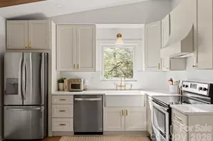 6809 Tara Dr, Charlotte, NC 28211 - Photo 2