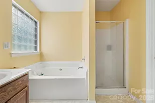 7720 Shiny Meadow Ln, Charlotte, NC 28215 - Photo 20