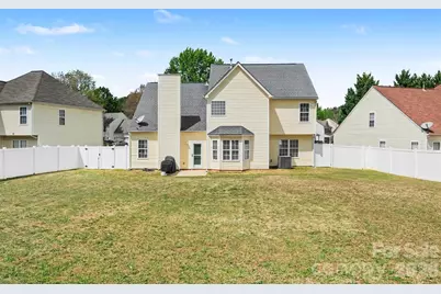 7720 Shiny Meadow Lane, Charlotte, NC 28215 - Photo 2