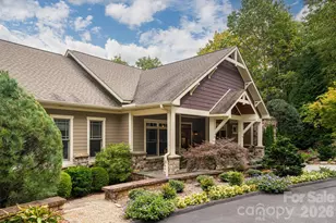 104 Mossridge Ct, Flat Rock, NC 28731 - Photo 2