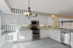 514 Cobblestone Ln, Flat Rock, NC 28731 - Photo 10